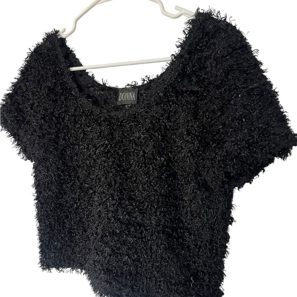 DONNA Fuzzy Short Sleeve Top - Size Large - Good Condition - Picture 2 of 6